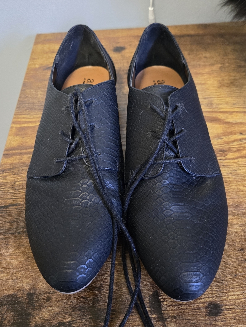 ANA Pointed Toe Oxford